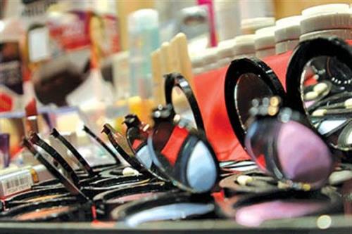 درآمد حاصل از افزایش عوارض گمرکی واردات لوازم آرایشی نصف می شود