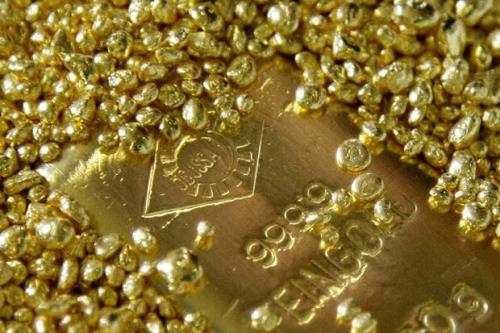 تقویت دلار قیمت جهانی طلا را پایین كشید