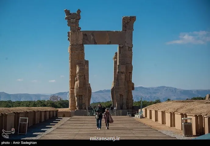 تشکیل پرونده قضایی برای تعرض به آثار تخت جمشید